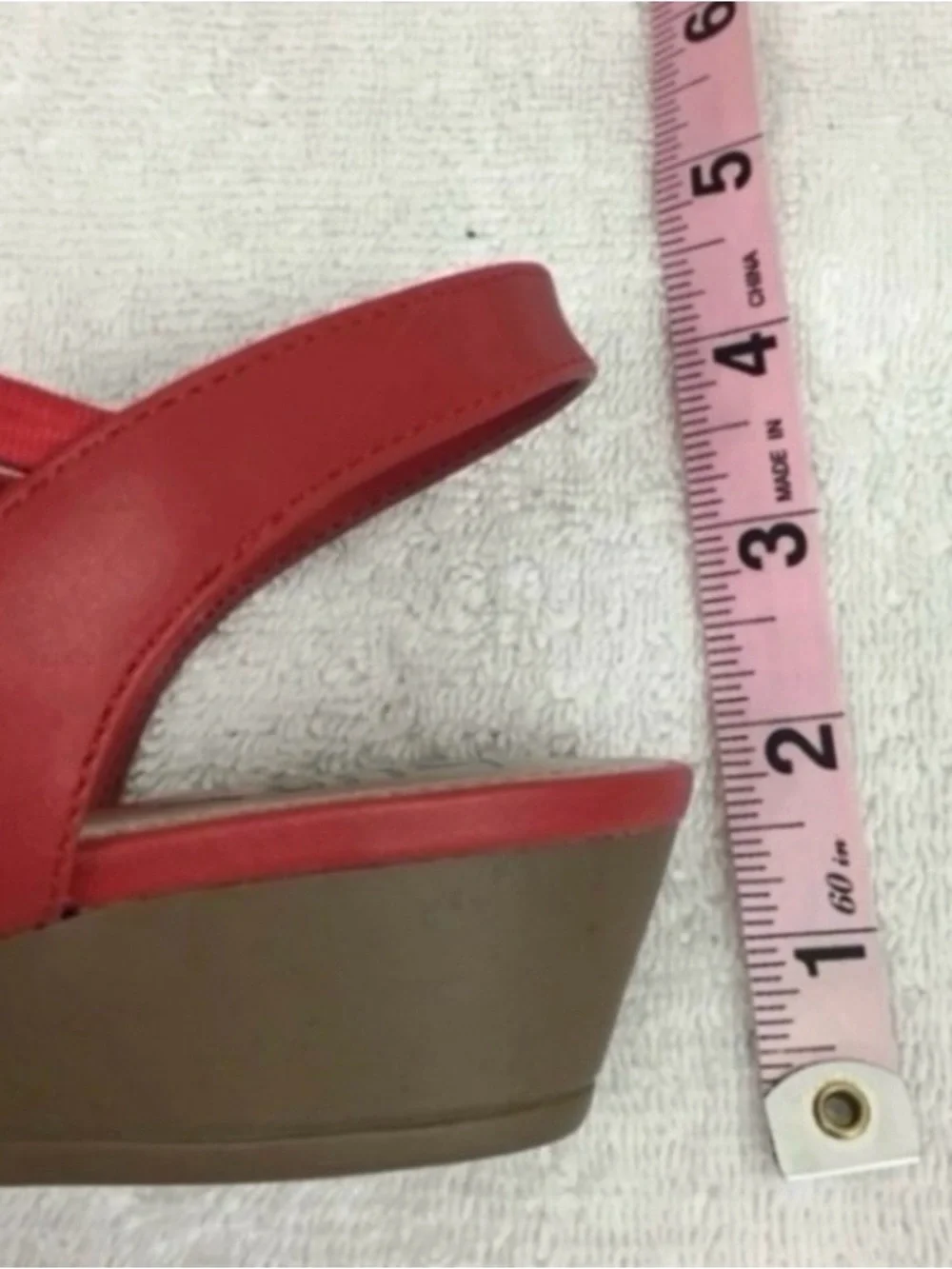 NWT New Naturalizer Women's Red Strappy Mini Wedge Open Toe Sandal Size 6.5 Boho